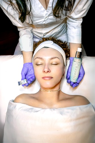 Gallery Image 9K7A8210.jpg