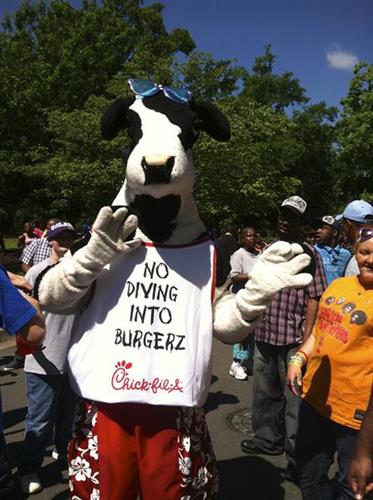 We love to support put community. The cow had so much fun at the Special Olympics day in the park! 