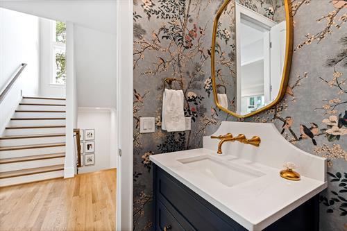 Gallery Image Bathroom_3.jpg Gallery Image Bathroom_3.jpg