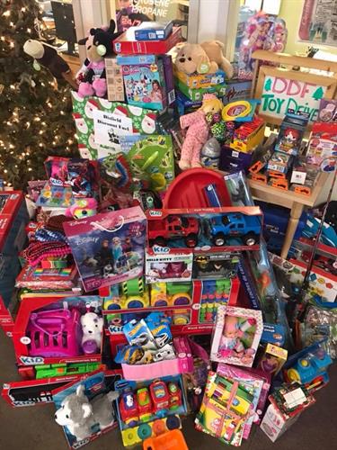 Gallery Image TOY_DRIVE_2017_4.jpg