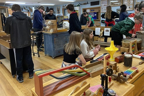 Gallery Image Fun_in_museum.jpg