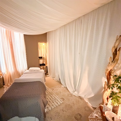 Main floor massage room - hynosis and Tarot/insight readings