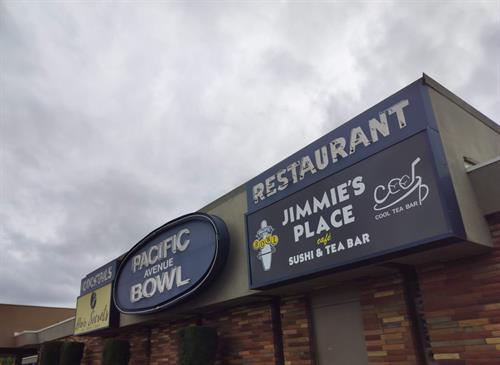 Gallery Image jimmies_small_sign.jpg