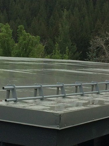 SP2 membrane roof snow fence