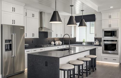 Gallery Image Deep_Creek-_Redpine_Kitchen.jpg