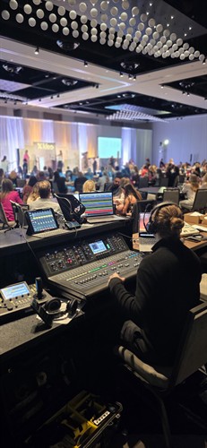 Flawless mainstage AV production tailored for multi-day national conferences and industry conventions.