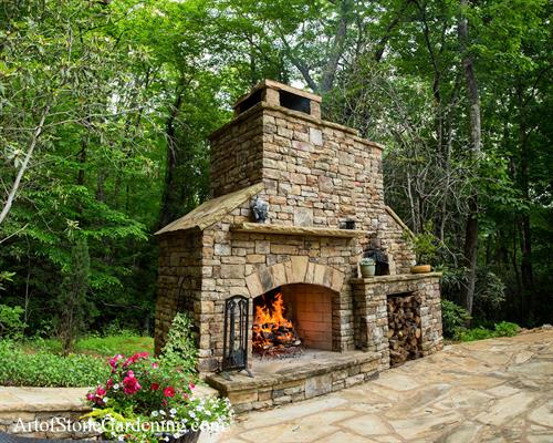 Fireplace, Patio and Pizza Oven