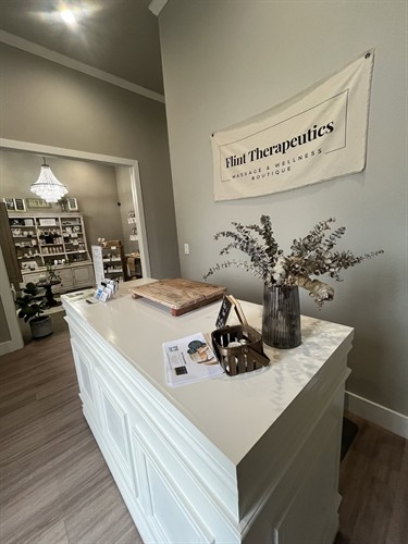 Gallery Image flint_therapeutics_massage_and_wellness_boutique_entrance.jpg