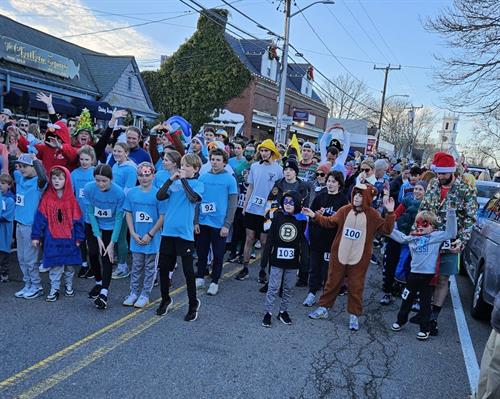 Carnival Caper Costumed Road Race - from The Squire to the Lighthouse and back