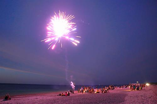 Gallery Image Cape_Cod_Fireworks.jpg