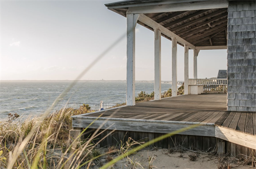 Gallery Image PIC_-_beach_house_porch.png