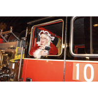 Hermosa Engine No. 10 brings the Clauses to Hermosa for Holiday Tree Lighting