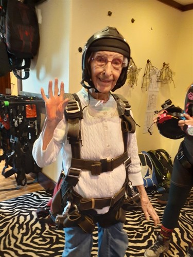 Gallery Image Flying_Lavon_at_99_10-17-22.jpg