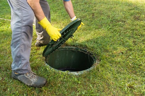 Gallery Image bigstock-Emptying-Household-Septic-Tank-255444469-768x511.jpg