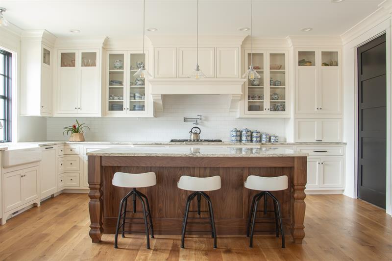 Gallery Image kitchen_straight_shot_1.jpg