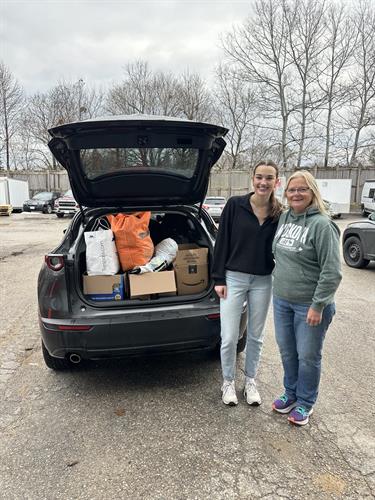 Massive Shout out to Maggie. Maggie is a grade 12 student from Eastview. Her school project was to do something to make a difference in our community. She held a clothing drive and collected over 400 pieces of clothing. It came to us neatly folded and we will gift it out to our families that need a hand up. Maggie made a big difference and deserves top marks for her contribution!