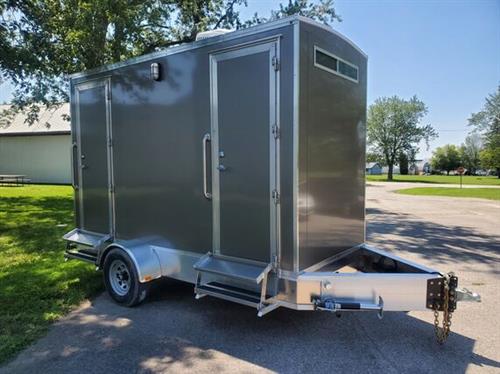 Gallery Image Washroom_trailer.jpg