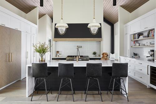 Gallery Image MadisonTaylor_Windfield_13_Dog.jpg