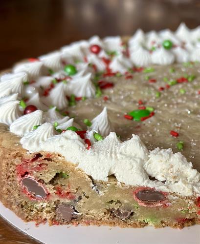 Cookie cake (side view)