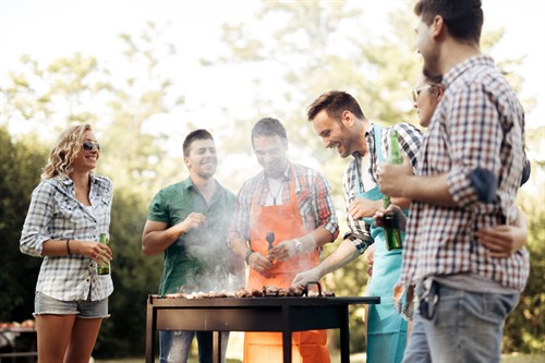 Keeping Uninvited Pests Off the Cookout Guest List!