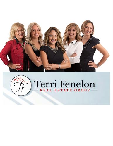 Team photo with logo Team photo with logo