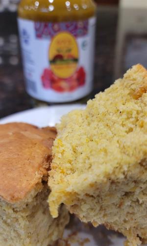 Sweet Meets Heat: Cornbread with our Peppa Sauce Twist!