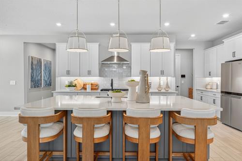 Gallery Image TPA_CrosswindRanch_RedRock_Model_13017PierceSt_BreakfastBar.jpg