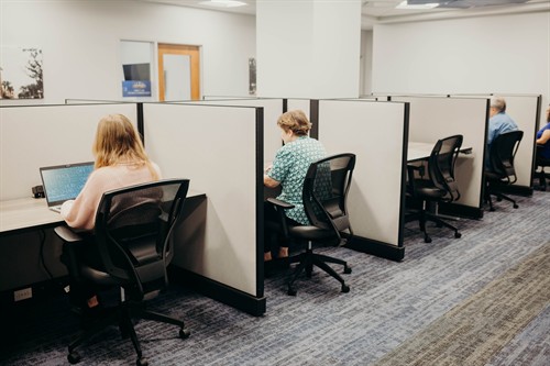 Coworking & Reserved Desks