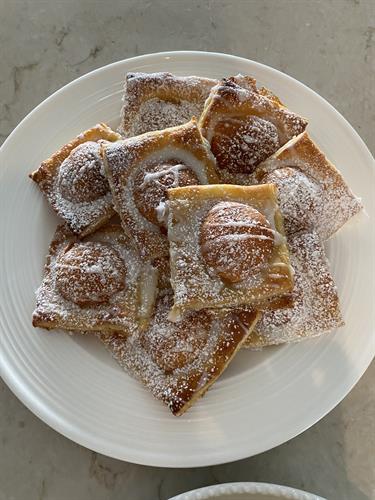 Apricot puff pastry