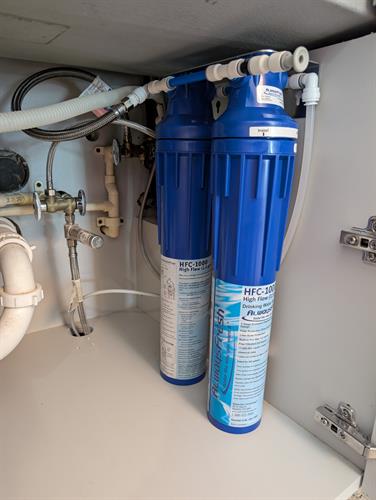 Under sink drinking water filtration system Under sink drinking water filtration system