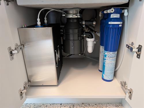 Under sink drinking water filtration system with chiller provided by customer Under sink drinking water filtration system with chiller provided by customer