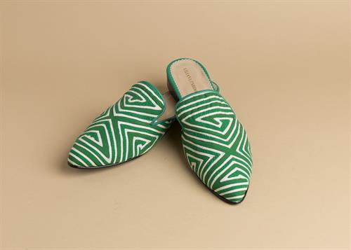 Gallery Image Liliana_Pardo_Shoes_and_bags_canada-43.jpg