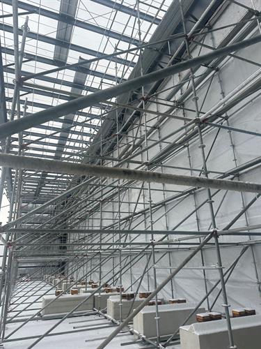 Scaffold and Hording for winter heat