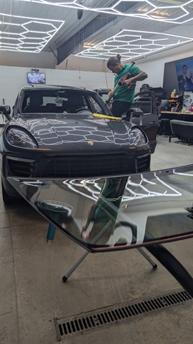 Porsche windshield replacement