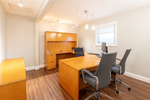 Gallery Image auger_hollingsworth_office_1_woodroofe.JPG