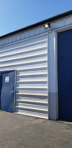 Gallery Image outside_lights.jpg