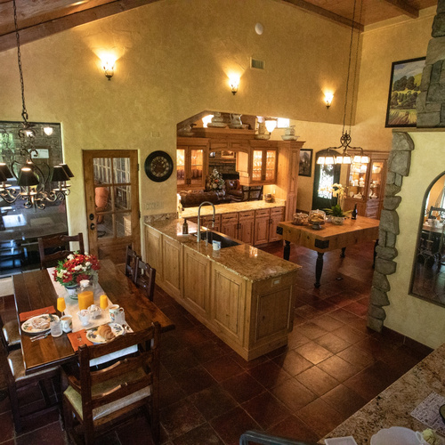 Briarwood Cottage Kitchen & Breakfast Nook