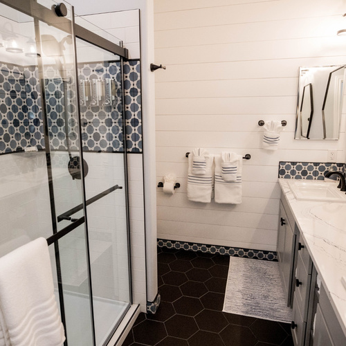 Clark House Apartment Bathroom