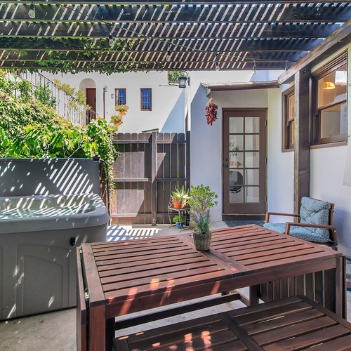 Westside Spanish Bungalow — hot tub
