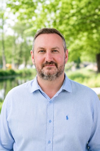 Gallery Image Liam_outdoor_portrait_headshot.jpg