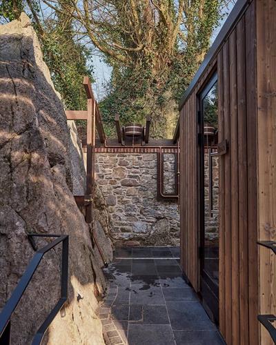 Gallery Image 1000023283.jpg