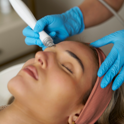 Fourteen steps, each one chosen for a reason — deep cleansing, resurfacing and hydration in a single medical-grade treatment. Skin that looks healthier because it genuinely is.