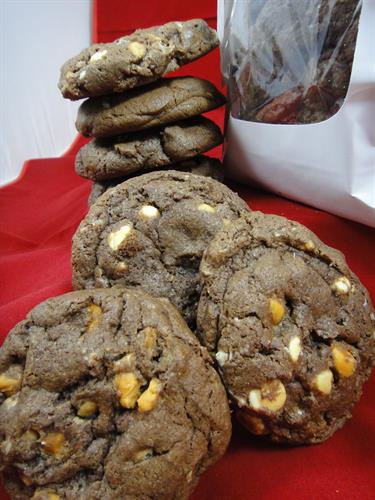 Mutt cookie - chocolate with 5 chips: PB, White Choc, Butterscotch, Toffee, Semi-sweet