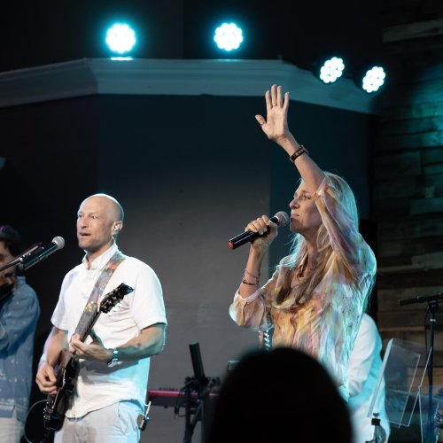 Gallery Image Cypress_Meadows_Church_Sunday_worship.jpg