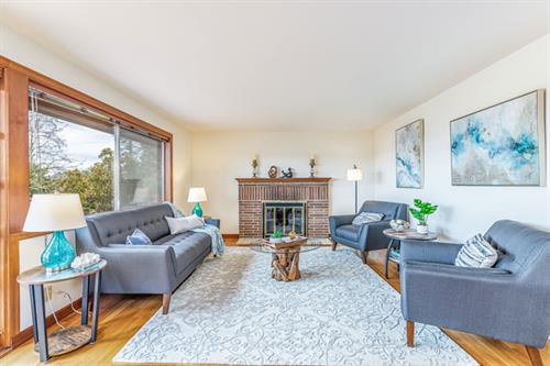 Sold in just 5 days! Photo credit: John Duffy, Studio 44A Sold in just 5 days! Photo credit: John Duffy, Studio 44A