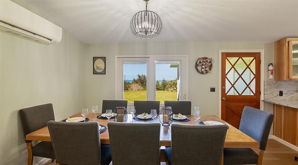 Dining Room Facing Ocean Dining Room Facing Ocean