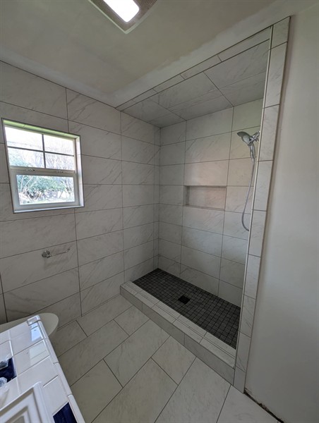 Gallery Image 3373.jpg