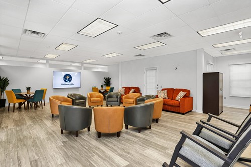 Gallery Image wellness-hills-mh-large-group-room_(1).jpg