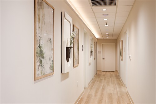 Gallery Image Hera_Health_Haven_HALLWAY_2-1.jpg