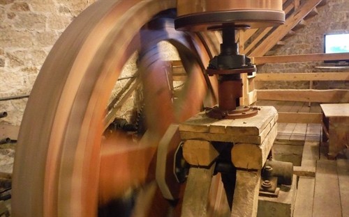 Gallery Image grant-s-old-mill-spinning(1).jpg